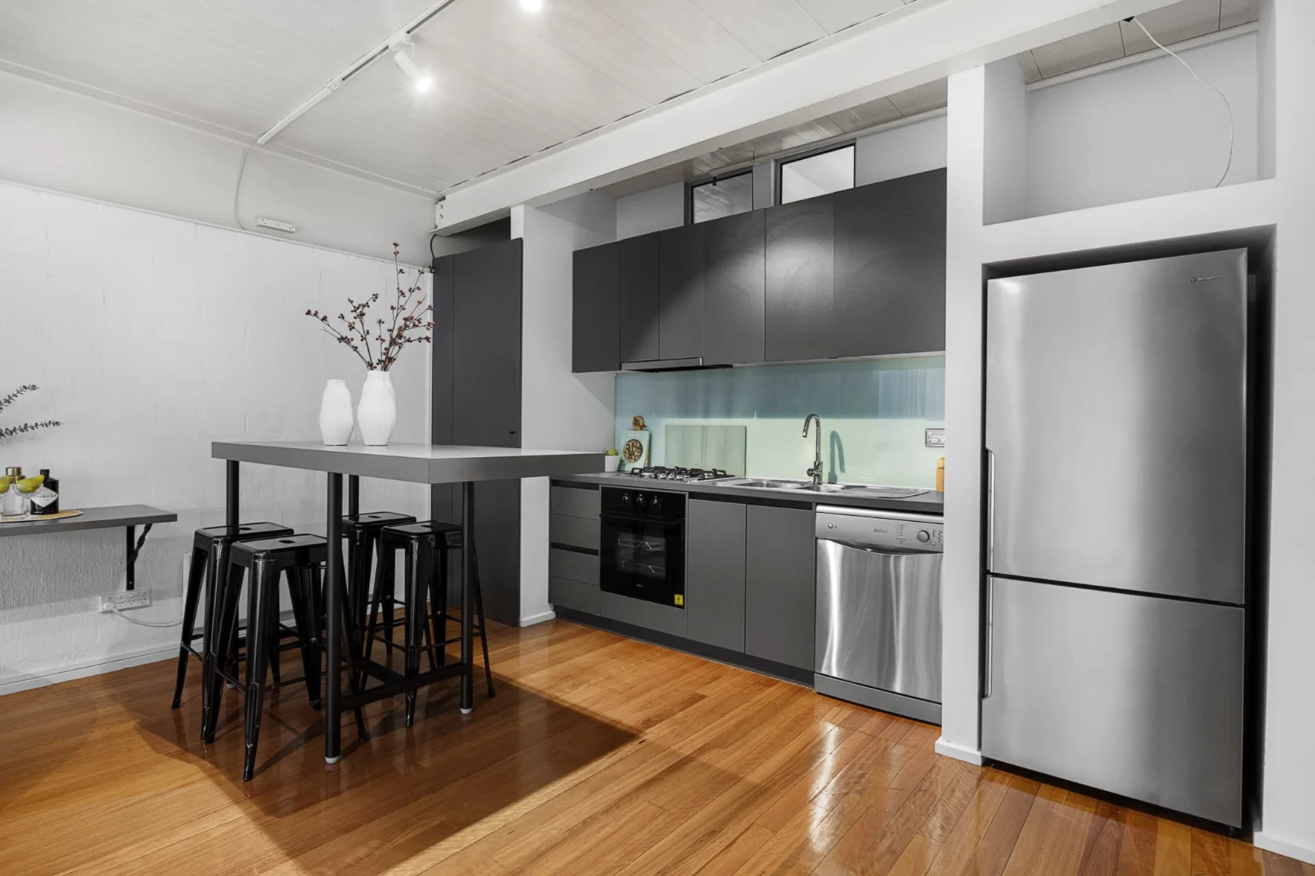 304/10 Hillingdon Place, Prahran - Thumbnail 3