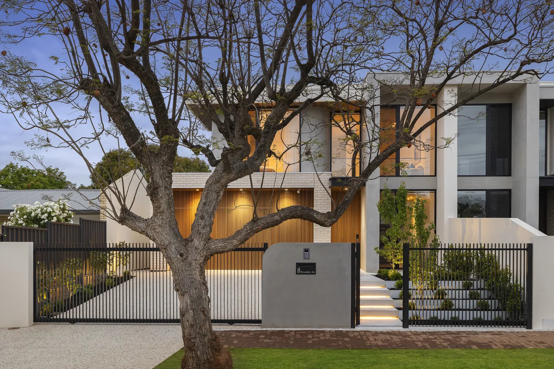 8 Peroomba Avenue, Kensington Gardens - Thumbnail 2