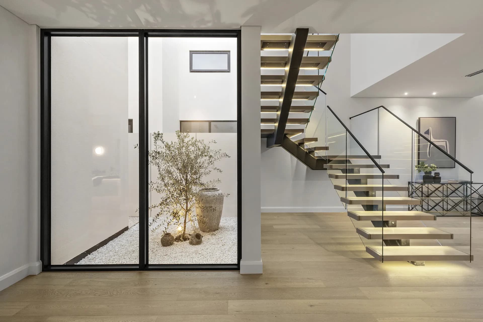 8 Peroomba Avenue, Kensington Gardens - Thumbnail 4