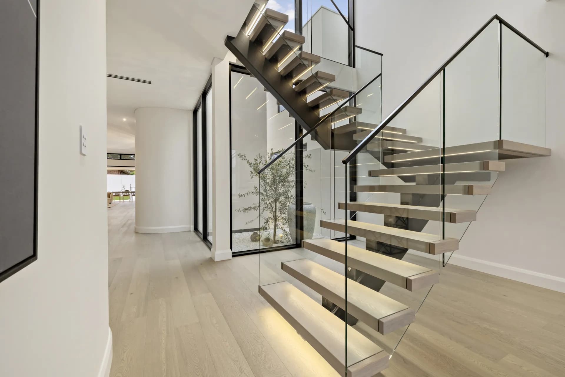 8 Peroomba Avenue, Kensington Gardens - Thumbnail 5