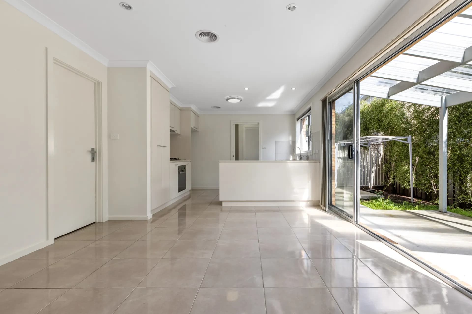 8/12 Mulloon Street, Queanbeyan., Queanbeyan - Thumbnail 5