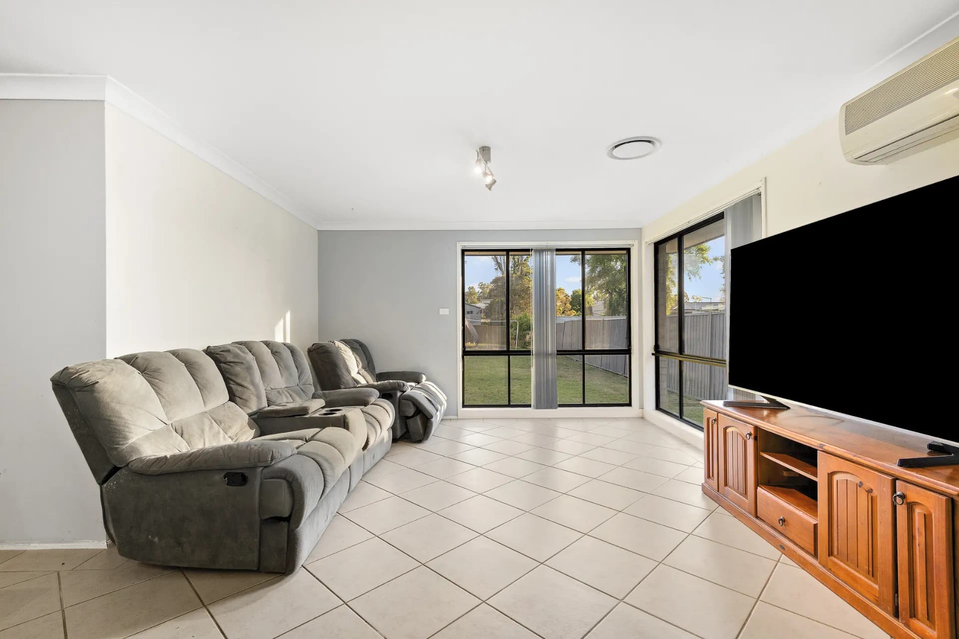 19 Hunter Street, Ellalong, NSW, Ellalong - Thumbnail 2