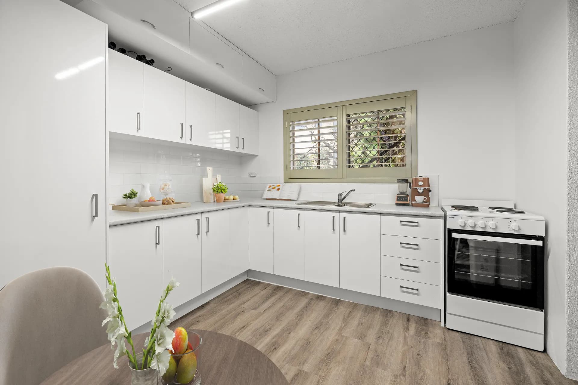 2/24 Weston Street, Coorparoo., Coorparoo - Thumbnail 2