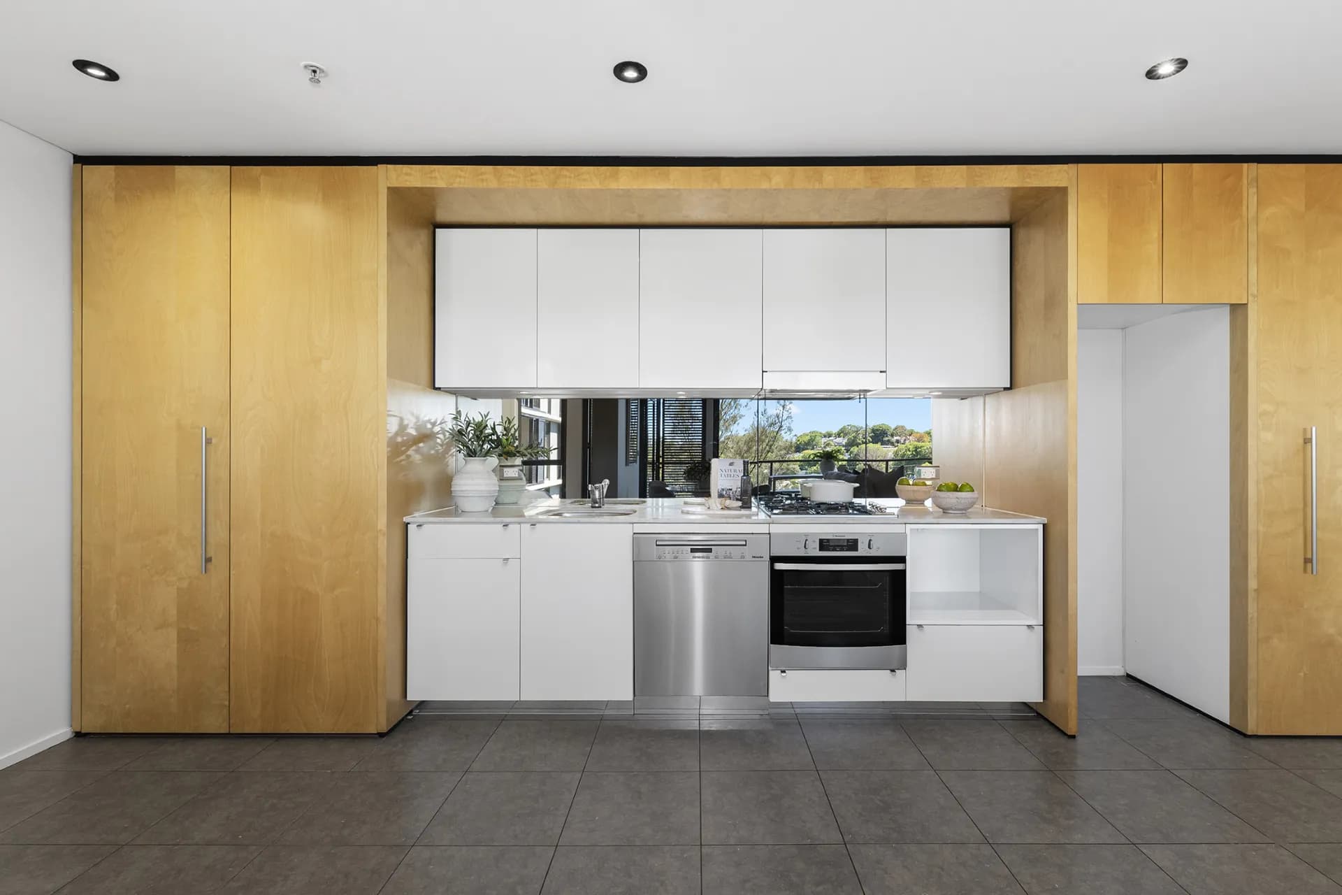 503/7 Sterling Circuit, Camperdown., Camperdown - Thumbnail 4