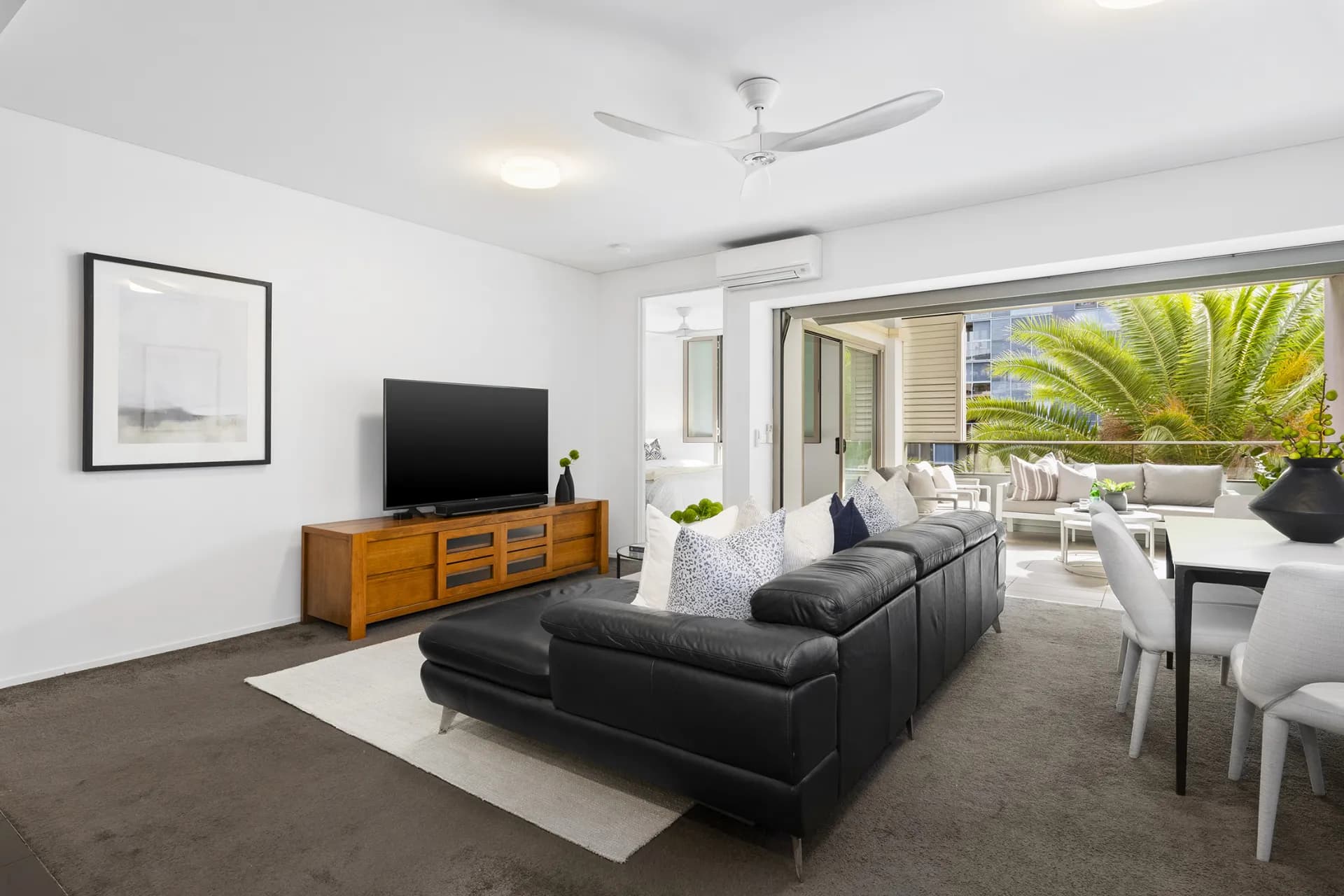 2507/4 Sterling Circuit, Camperdown., Camperdown - Thumbnail 2