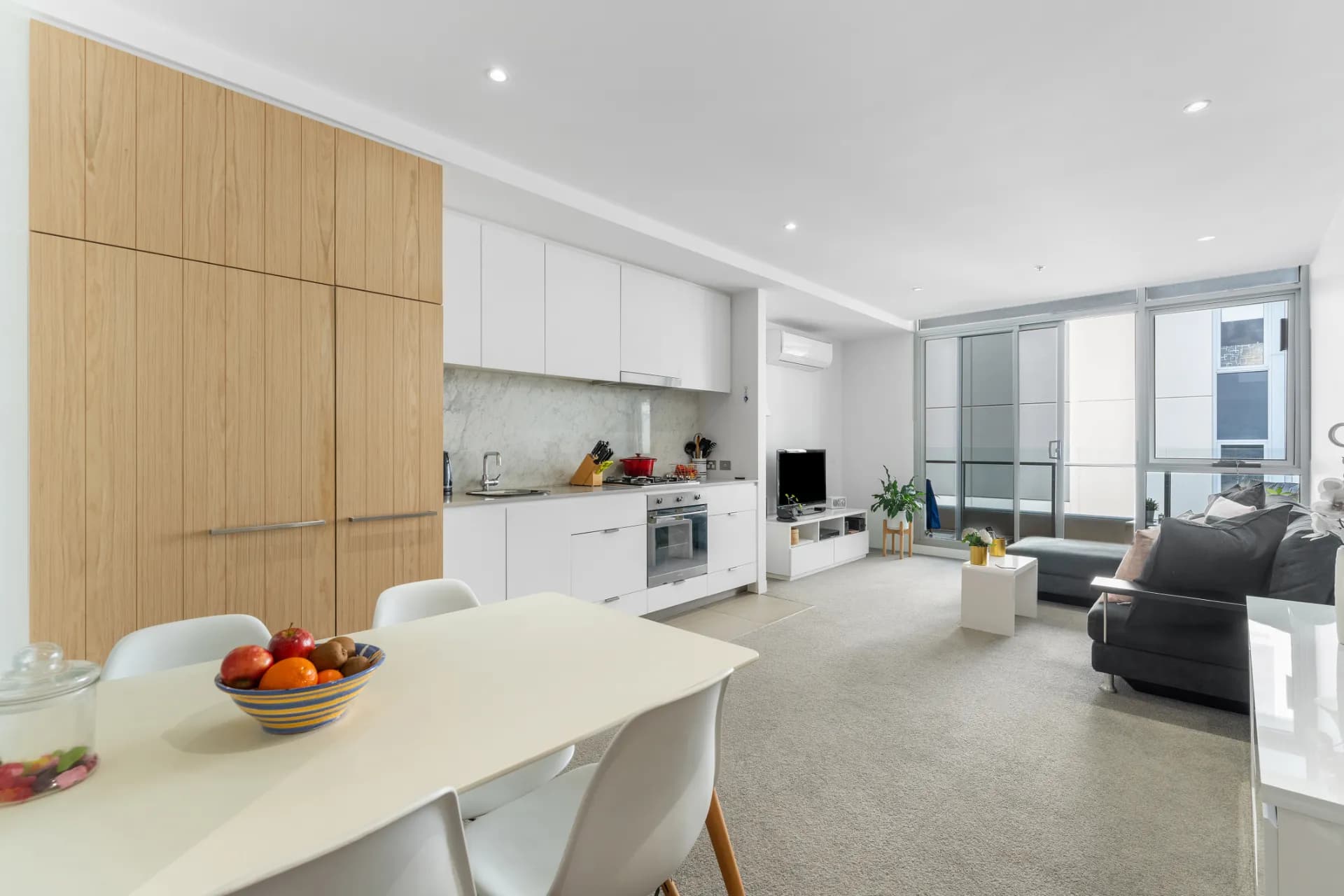 506/99 Dow Street, Port Melbourne., Port Melbourne - Thumbnail 3
