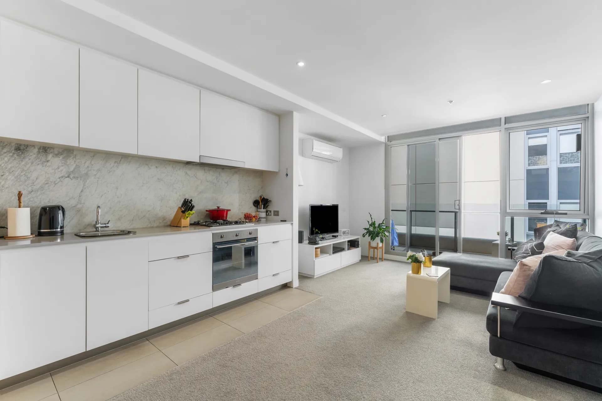 506/99 Dow Street, Port Melbourne., Port Melbourne - Thumbnail 4