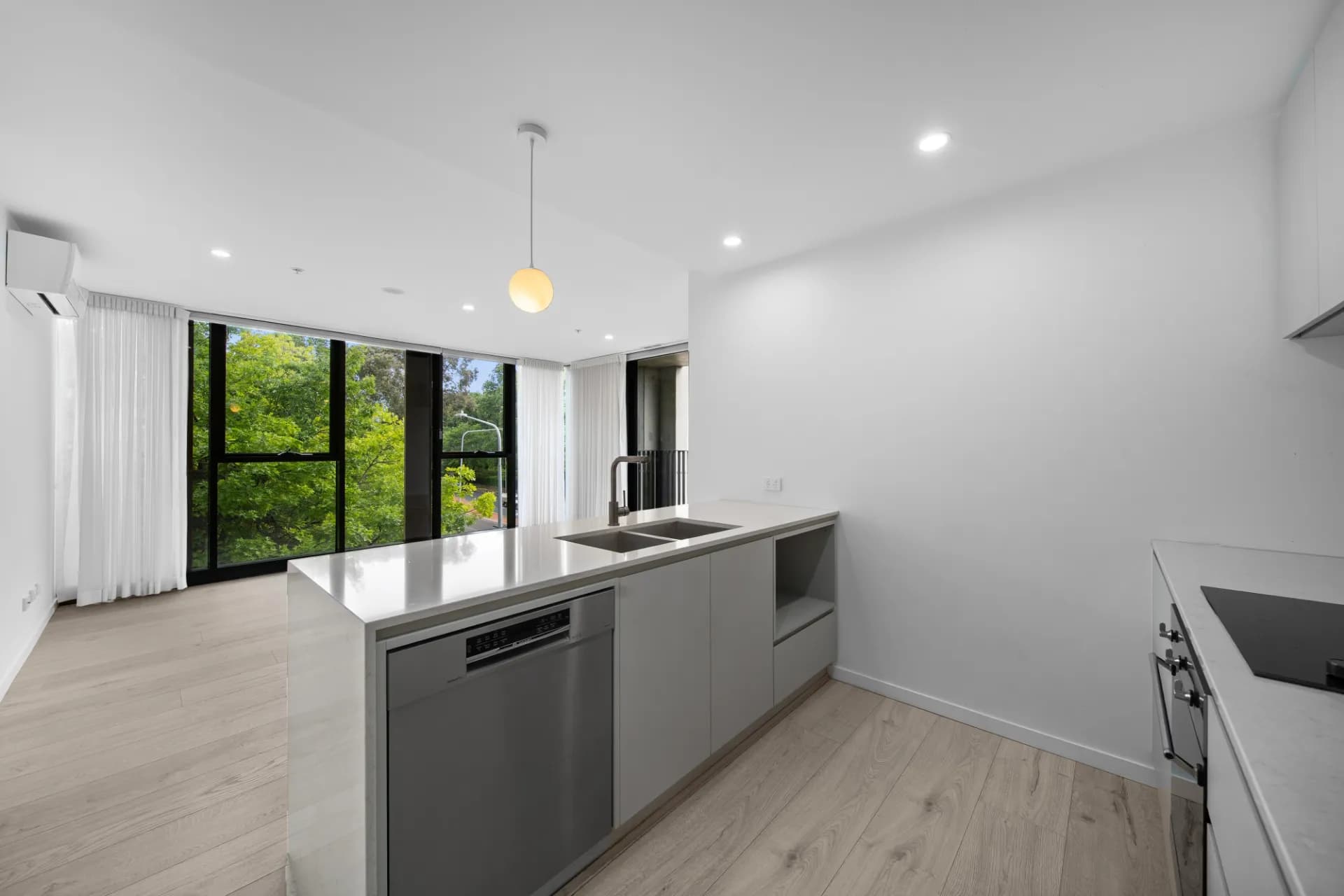 211/1 Boolee Street, Reid - Thumbnail 2