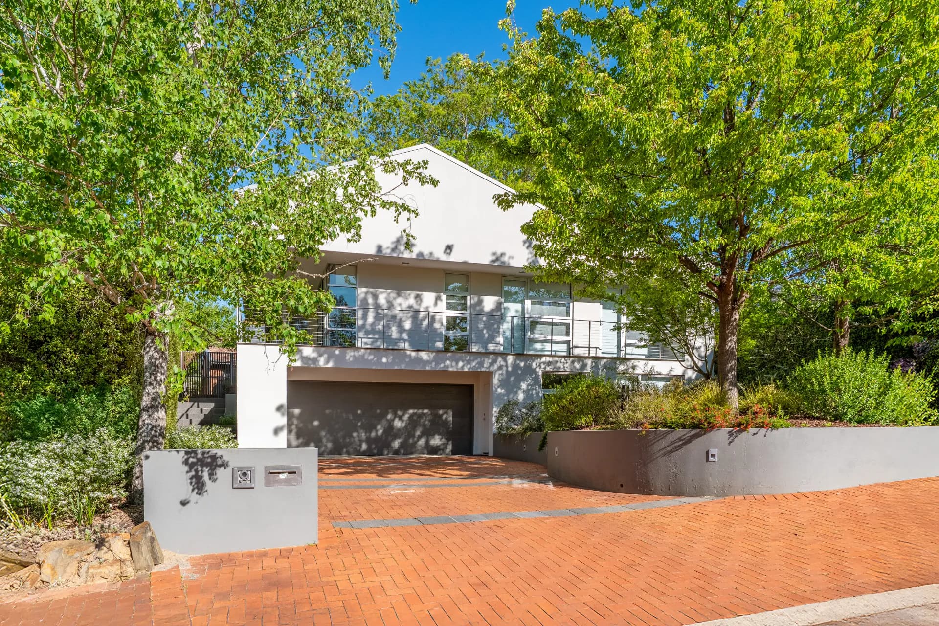 9 Johnston Street, Narrabundah - Thumbnail 2