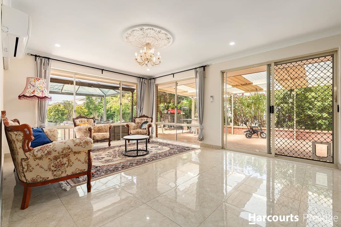 14 Goodwood Way, CANNING VALE, WA 6155, Canning Vale - Thumbnail 4