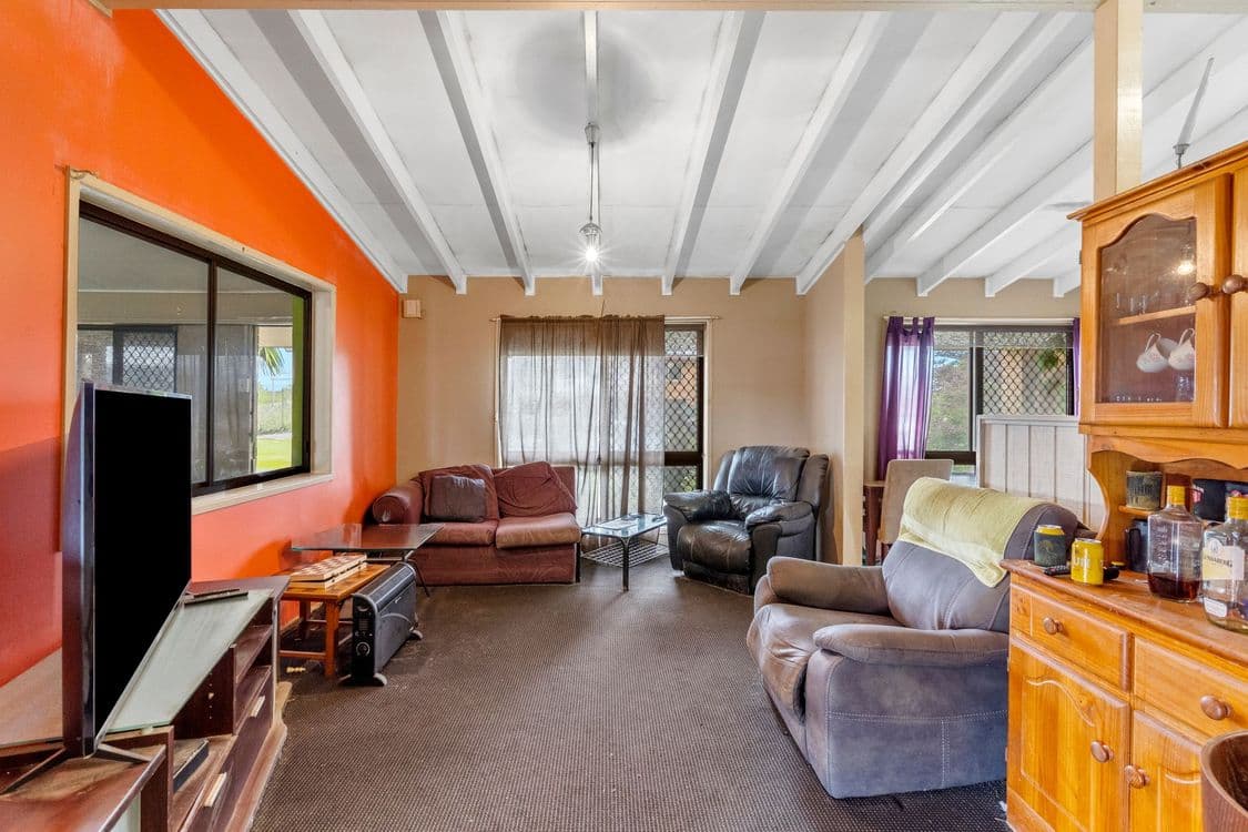 15 Glendevon Crescent, MOUNT WARREN PARK, QLD 4207, Mount Warren Park - Thumbnail 3