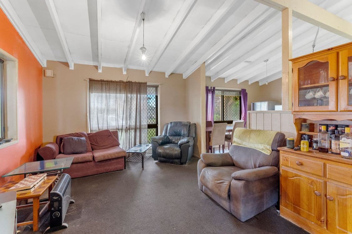 15 Glendevon Crescent, MOUNT WARREN PARK, QLD 4207, Mount Warren Park - Thumbnail 4