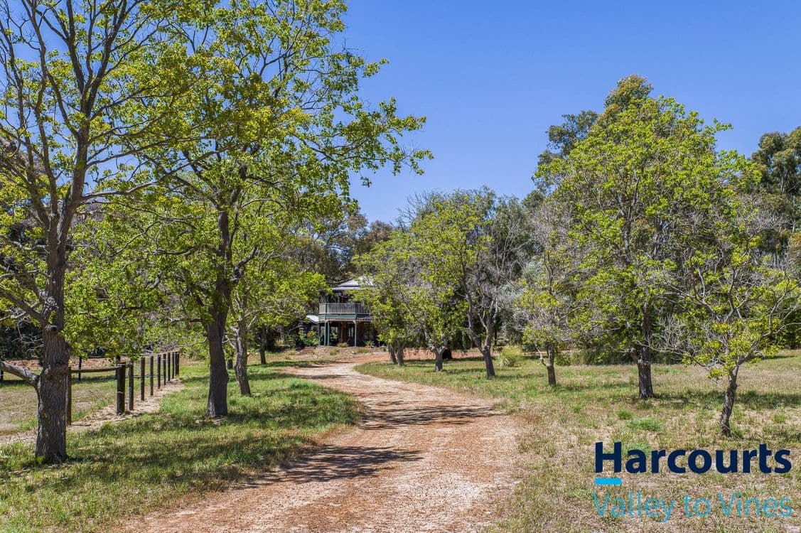 80 Murray Grey Circle, LOWER CHITTERING, WA 6084, Lower Chittering - Thumbnail 3
