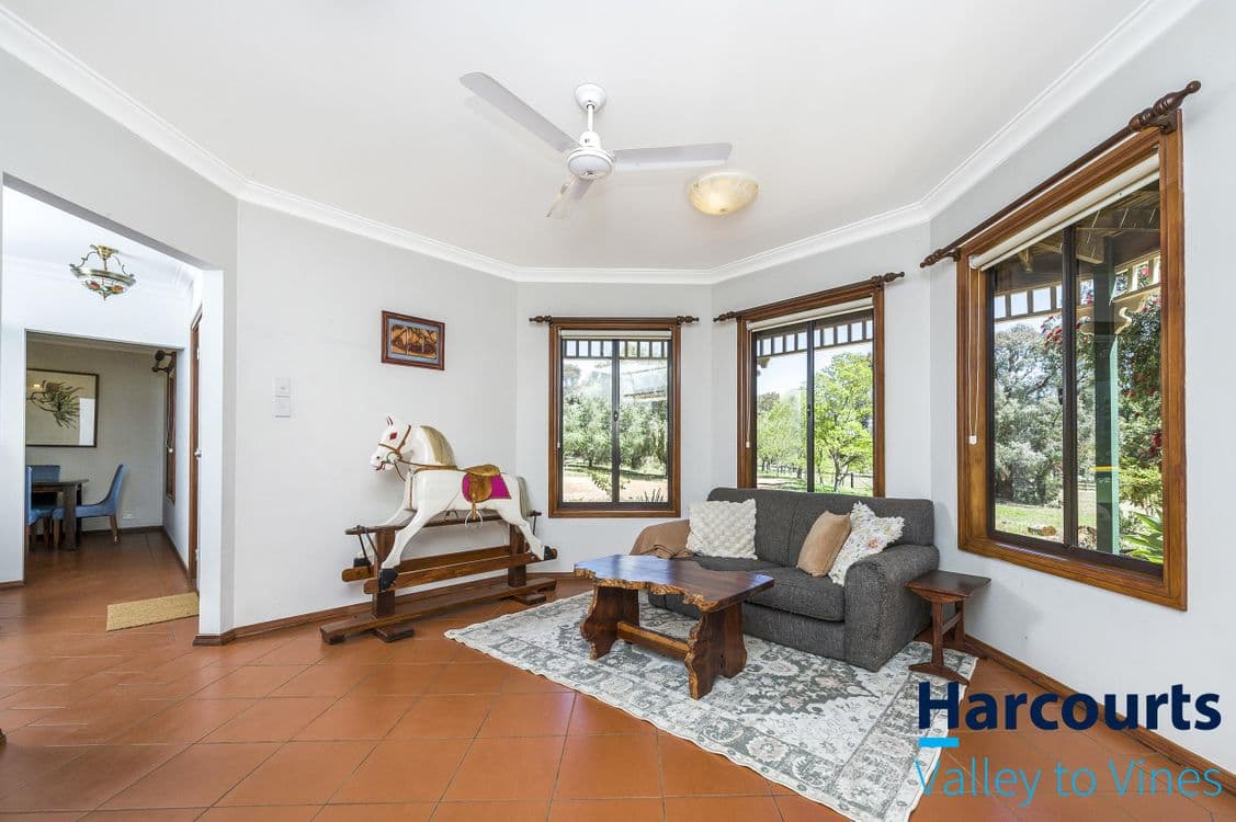 80 Murray Grey Circle, LOWER CHITTERING, WA 6084, Lower Chittering - Thumbnail 6