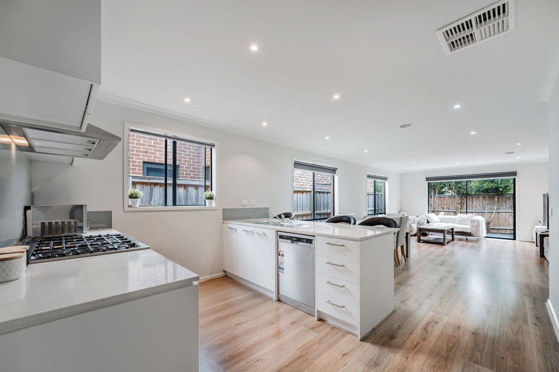 28 Calypso Drive, MICKLEHAM, VIC 3064, Mickleham - Thumbnail 4