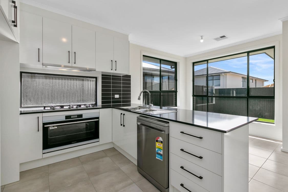 14 Greenfinch Grove, PORT NOARLUNGA SOUTH, SA 5167, Port Noarlunga South - Thumbnail 4