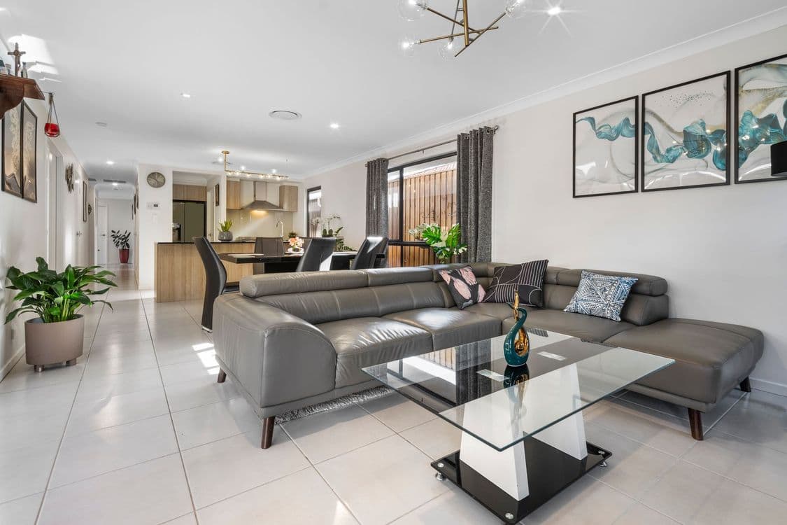 19 Waterhousia Crescent, BIRKDALE, QLD 4159, Birkdale - Thumbnail 3