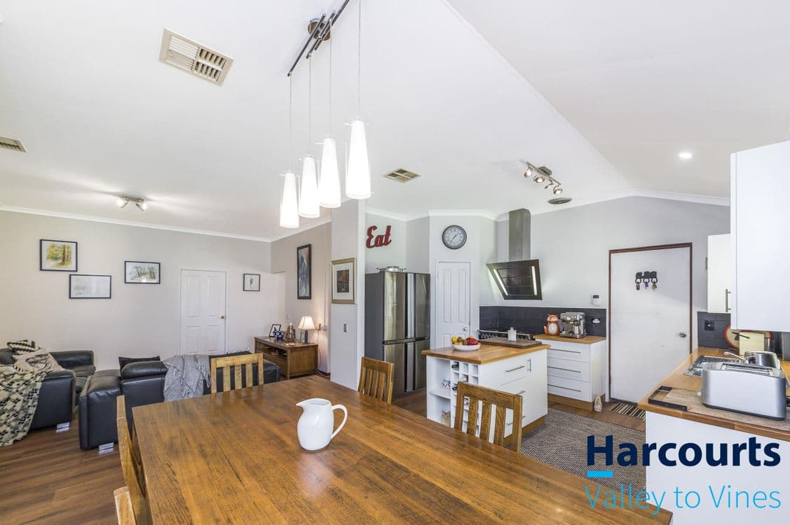 4 Little Bunning Road, GIDGEGANNUP, WA 6083, Gidgegannup - Thumbnail 4