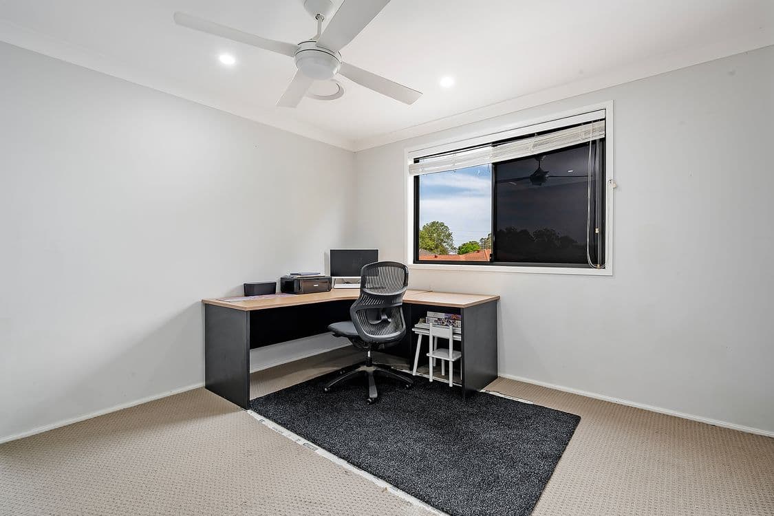 9 Miller Crescent, BLUE HAVEN, NSW 2262, Blue Haven - Thumbnail 4