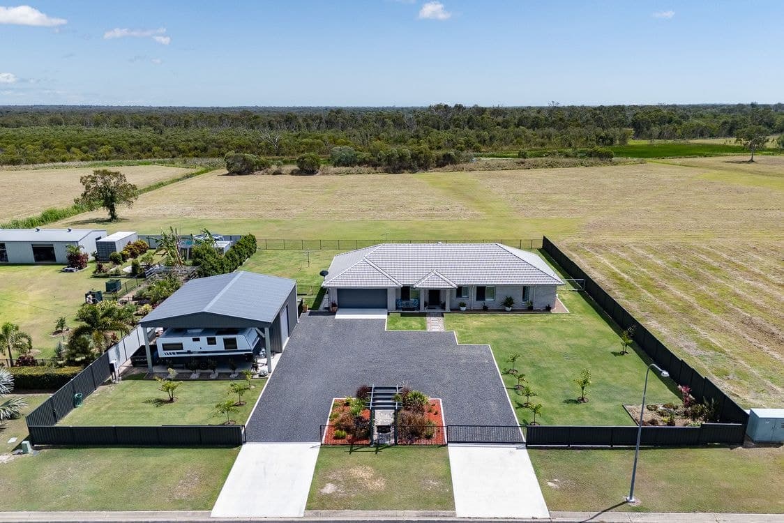 33 Kinkuna Drive, WOODGATE, QLD 4660, Woodgate - Thumbnail 2