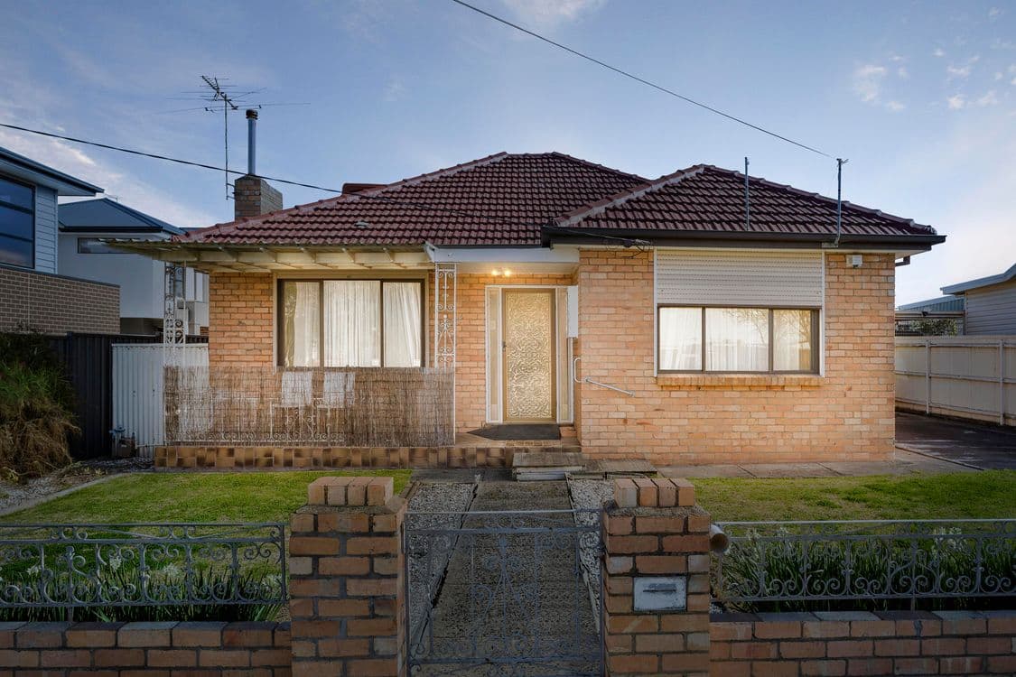 31 Lester Avenue, ST ALBANS, VIC 3021, St Albans - Thumbnail 2