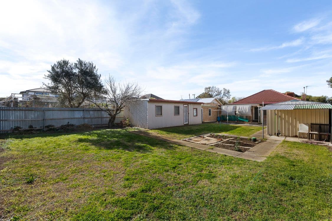31 Lester Avenue, ST ALBANS, VIC 3021, St Albans - Thumbnail 3