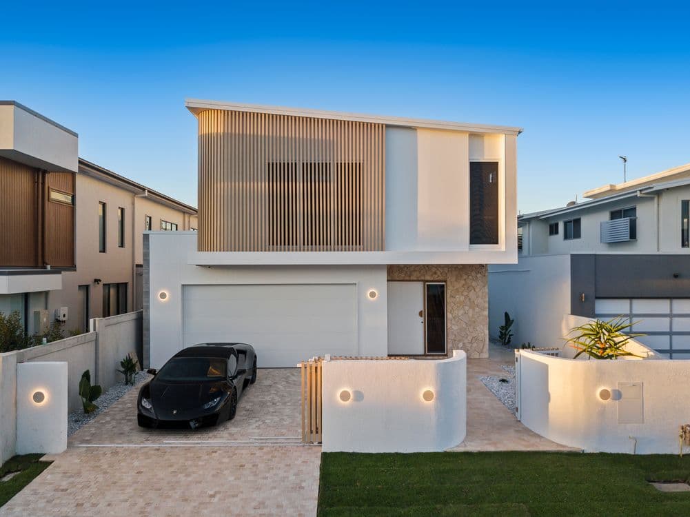 16 Harbourvue Court, HELENSVALE, QLD 4212, Helensvale - Thumbnail 3