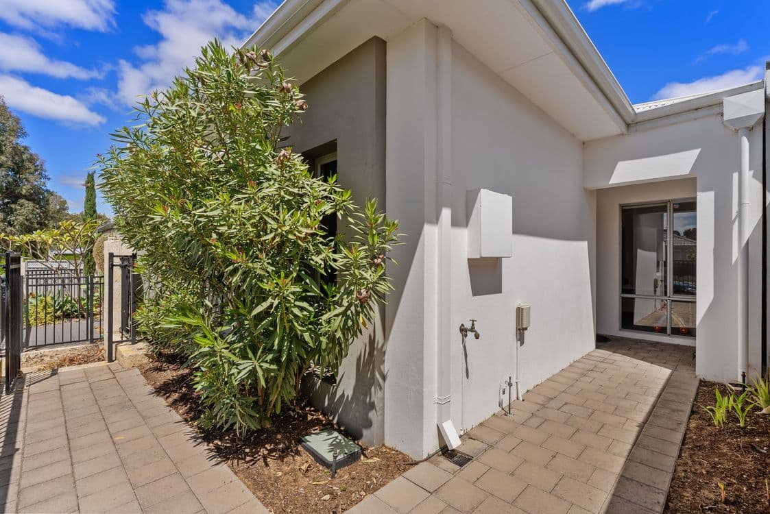 140 Lambeth Circle, WELLARD, WA 6170, Wellard - Thumbnail 2
