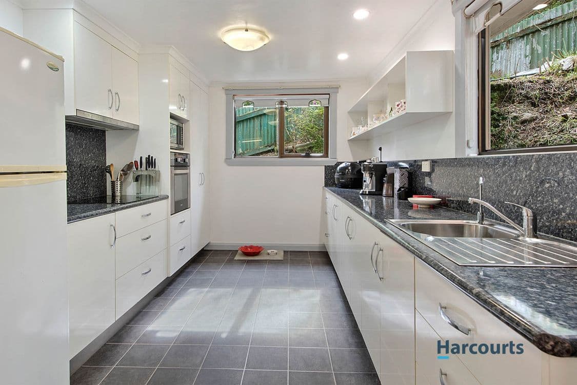 11 Wilmot Street, QUEENSTOWN, TAS 7467, Queenstown - Thumbnail 3