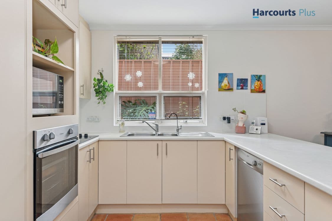 21 Barndoo Street, HALLETT COVE, SA 5158, Hallett Cove - Thumbnail 3