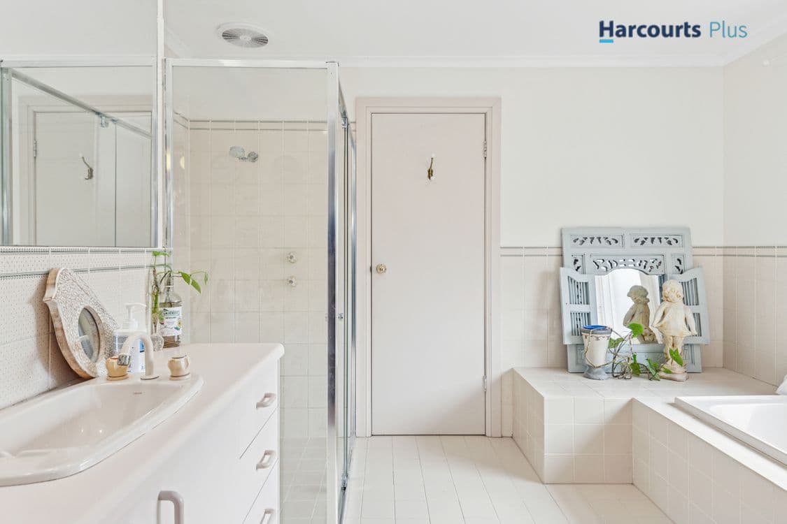 21 Barndoo Street, HALLETT COVE, SA 5158, Hallett Cove - Thumbnail 7