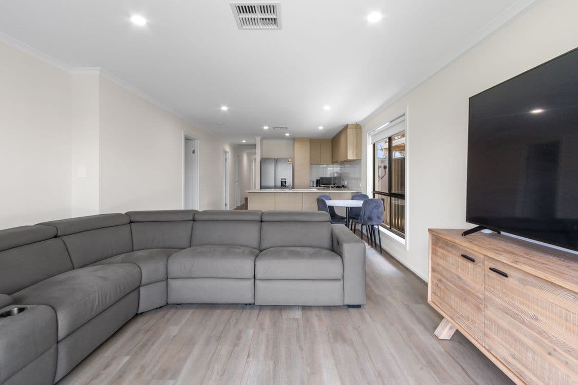 18B Barker Crescent, SMITHFIELD PLAINS, SA 5114, Smithfield Plains - Thumbnail 4