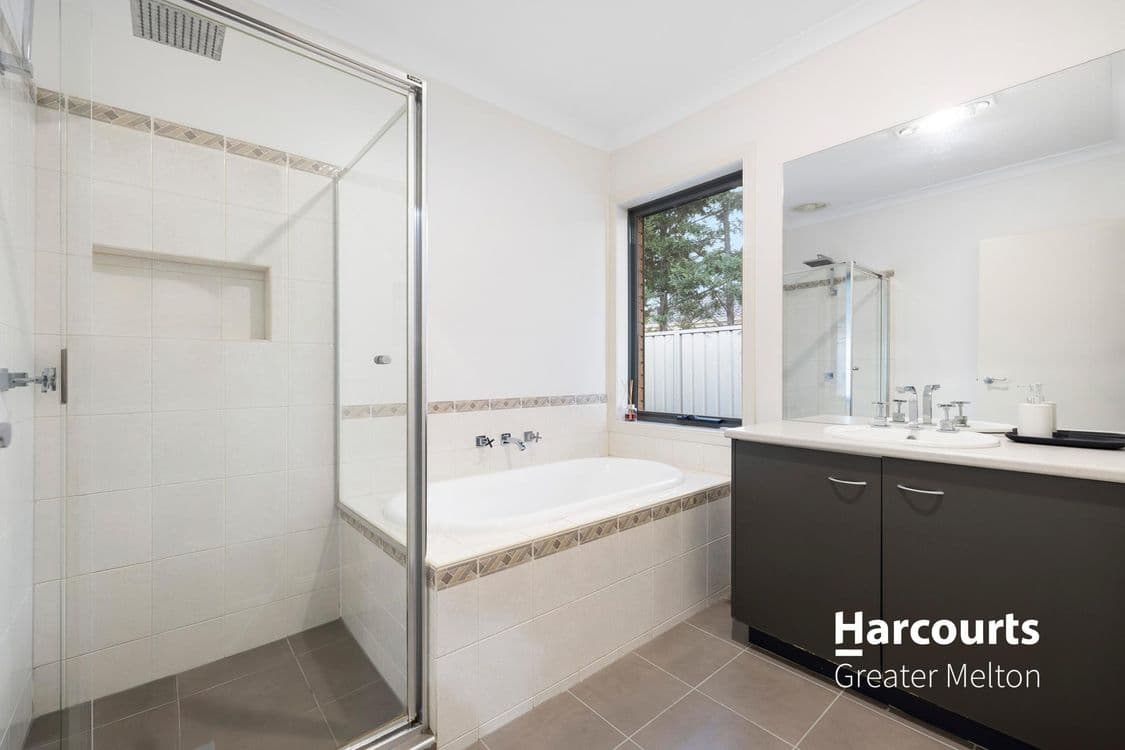 11 MacDougal Street, KURUNJANG, VIC 3337, Kurunjang - Thumbnail 7