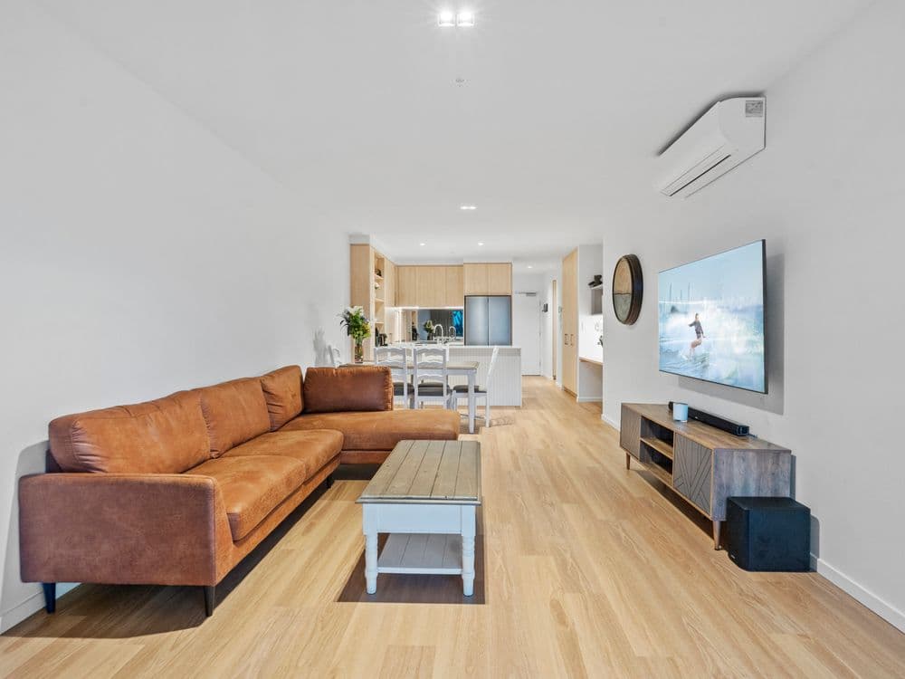 203/117 Chestnut Street, WYNNUM, QLD 4178, Wynnum - Thumbnail 2
