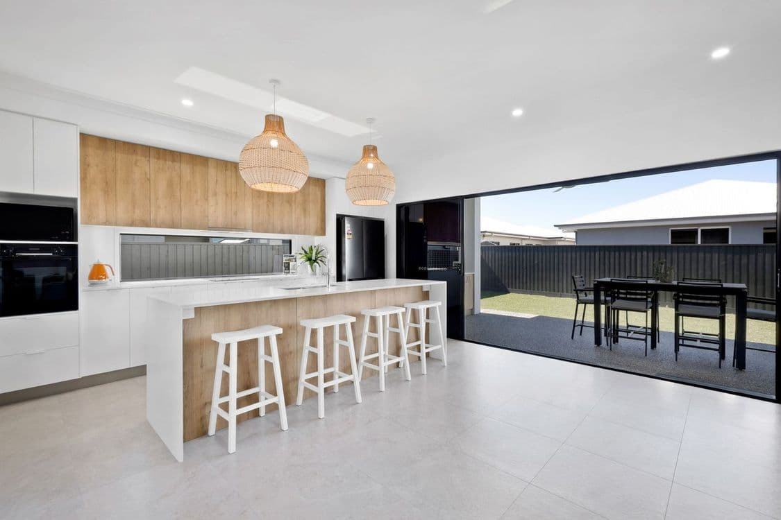 9 Regal Circuit, BEACONSFIELD, QLD 4740, Beaconsfield - Thumbnail 2
