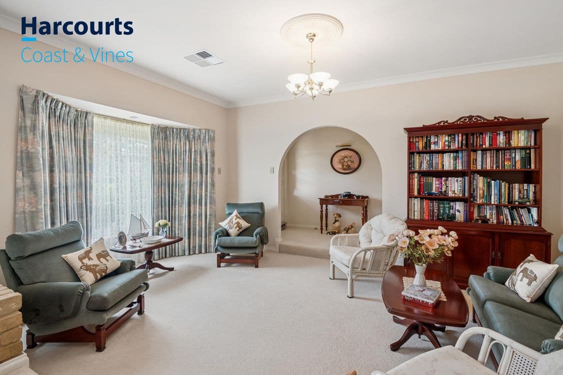 13 Elmeade Drive, HALLETT COVE, SA 5158, Hallett Cove - Thumbnail 4