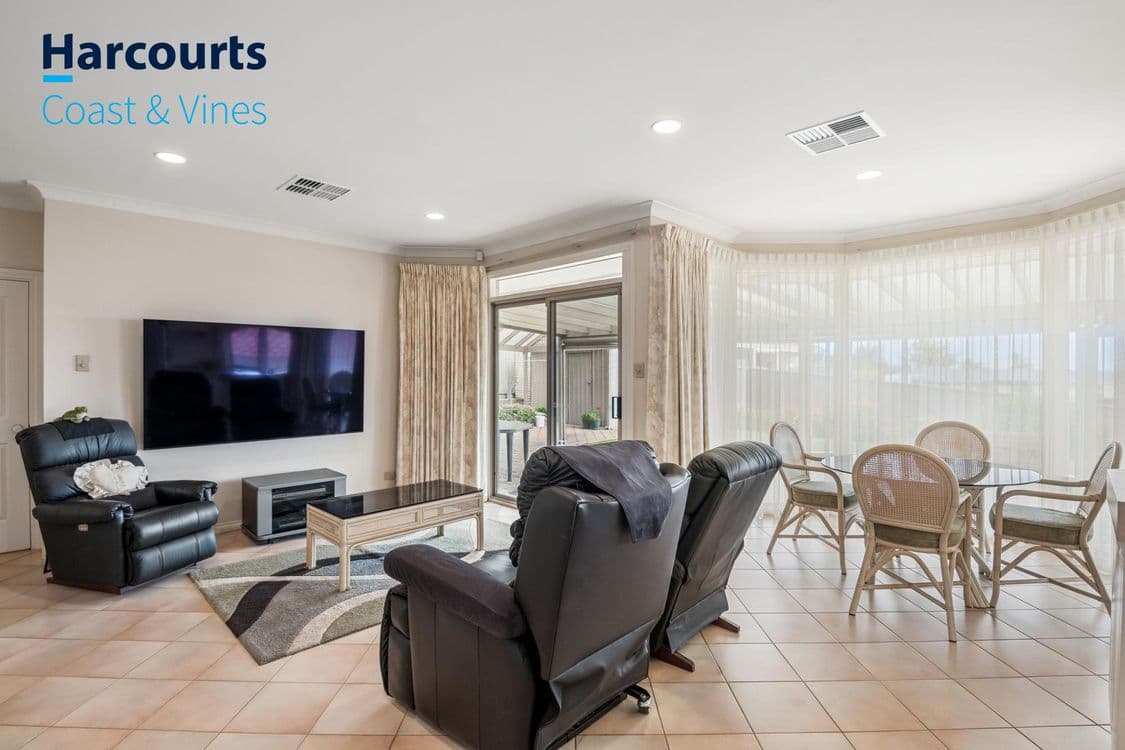 13 Elmeade Drive, HALLETT COVE, SA 5158, Hallett Cove - Thumbnail 6