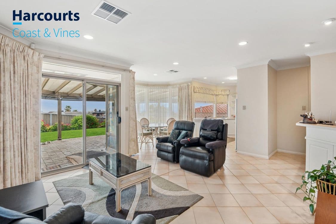 13 Elmeade Drive, HALLETT COVE, SA 5158, Hallett Cove - Thumbnail 7