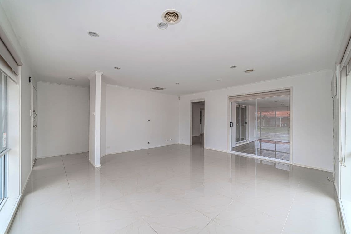 95 Rossiter Avenue, ROXBURGH PARK, VIC 3064, Roxburgh Park - Thumbnail 6