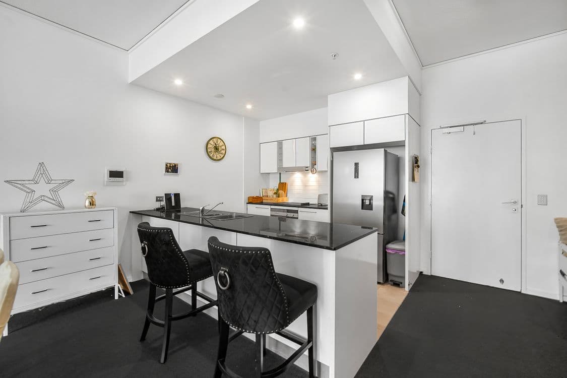 2403/22 Surf Parade, BROADBEACH, QLD 4218, Broadbeach - Thumbnail 7
