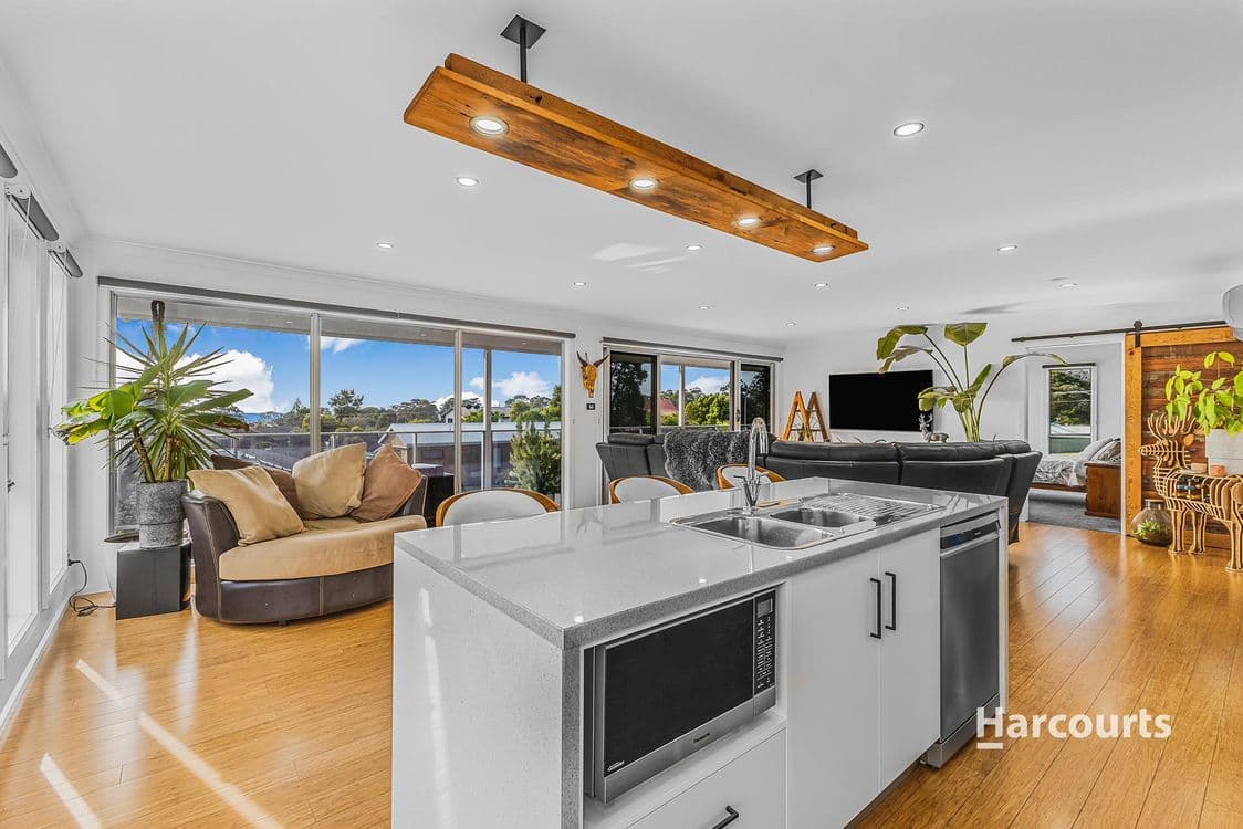 2 Serrata Crescent, SISTERS BEACH, TAS 7321, Sisters Beach - Thumbnail 3