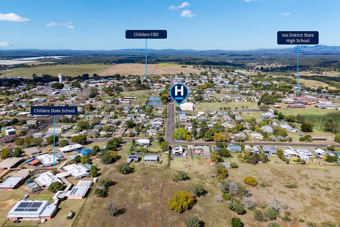 1 Oakes Street, CHILDERS, QLD 4660, Childers - Thumbnail 2