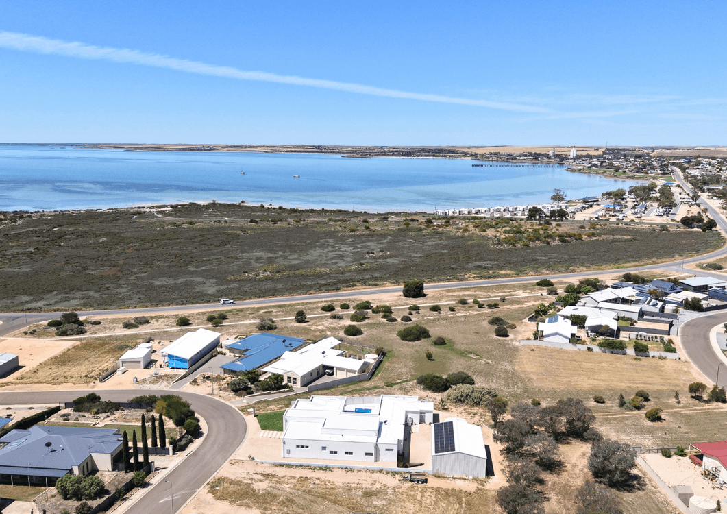 11 Herbert Edwards Drive, STREAKY BAY, SA 5680, Streaky Bay - Thumbnail 2