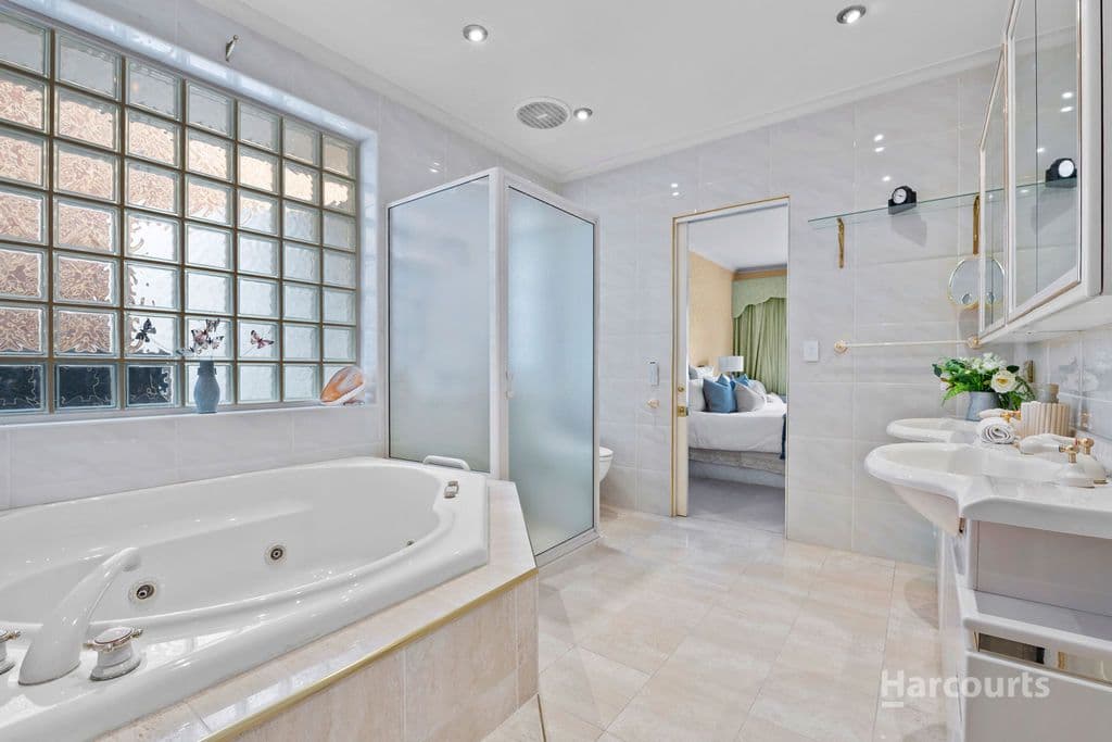 1 Thornhill Drive, FOREST HILL, VIC 3131, Forest Hill - Thumbnail 8