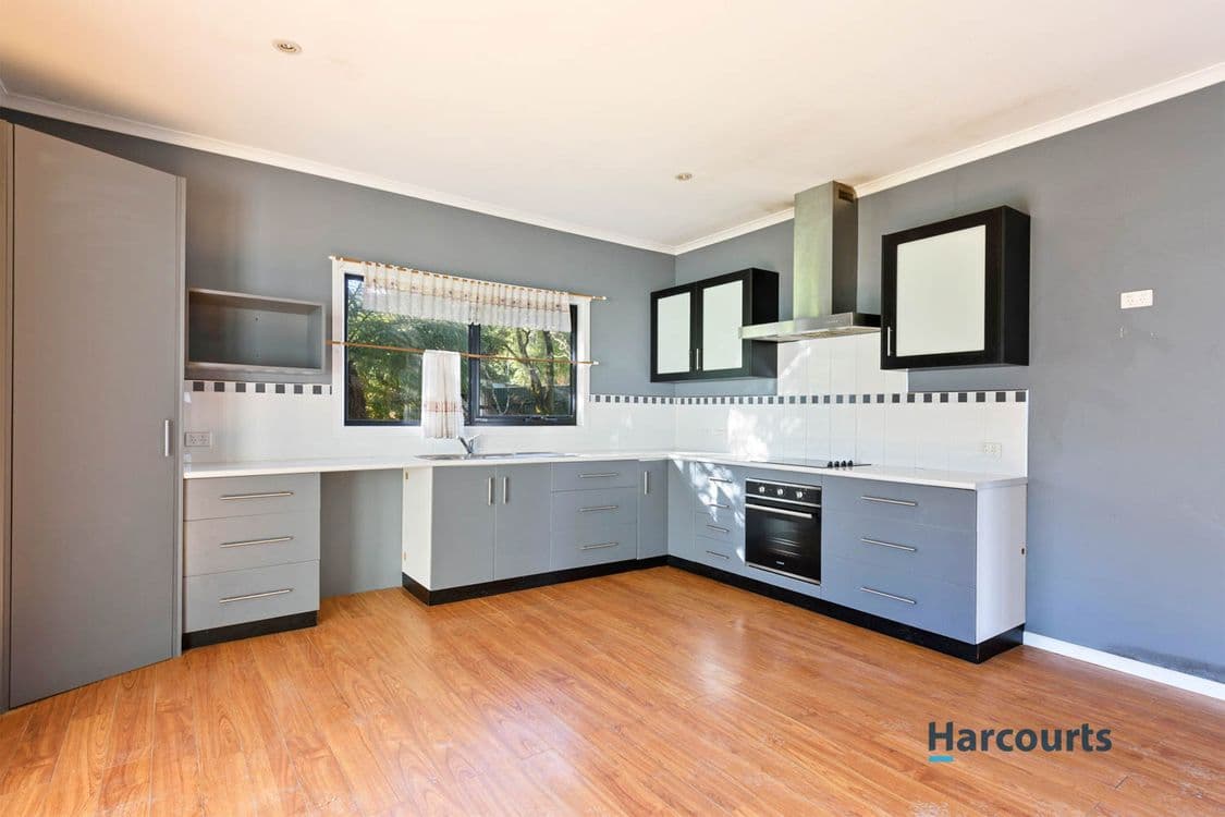 113 Esplanade, QUEENSTOWN, TAS 7467, Queenstown - Thumbnail 2