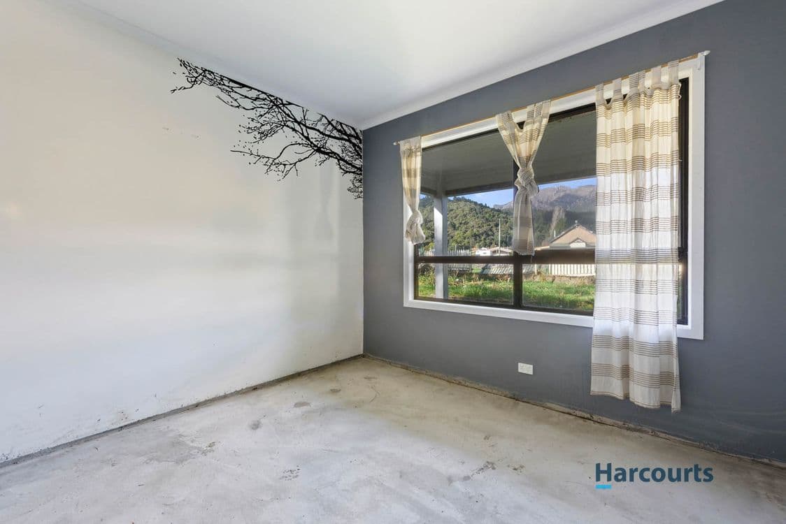 113 Esplanade, QUEENSTOWN, TAS 7467, Queenstown - Thumbnail 7