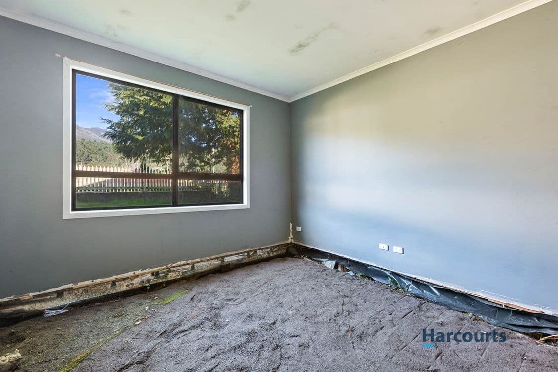 113 Esplanade, QUEENSTOWN, TAS 7467, Queenstown - Thumbnail 8
