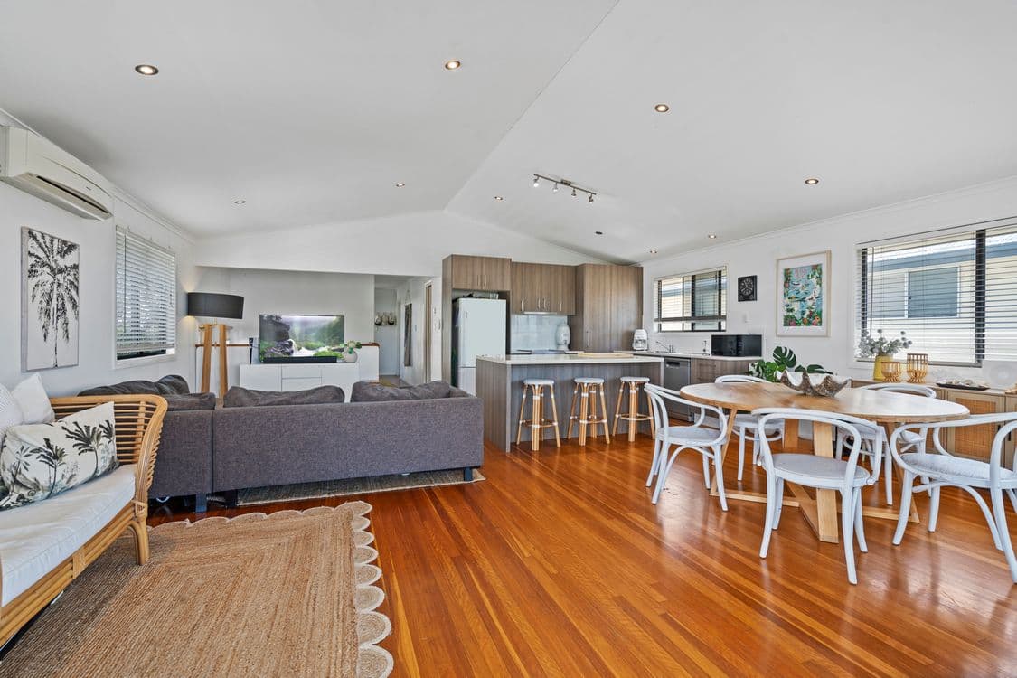 102 Gordon Parade, MANLY, QLD 4179, Wynnum - Thumbnail 3