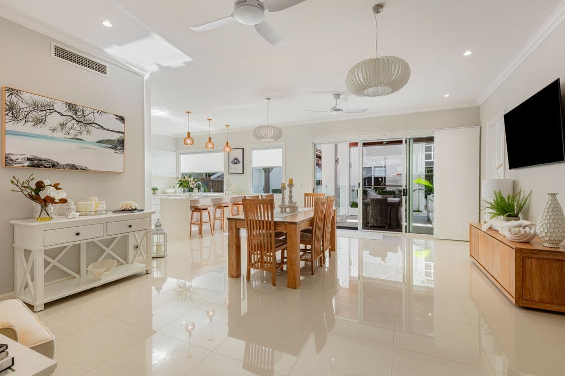 35 Esprit Drive, RAINBOW BEACH, QLD 4581, Rainbow Beach - Thumbnail 2