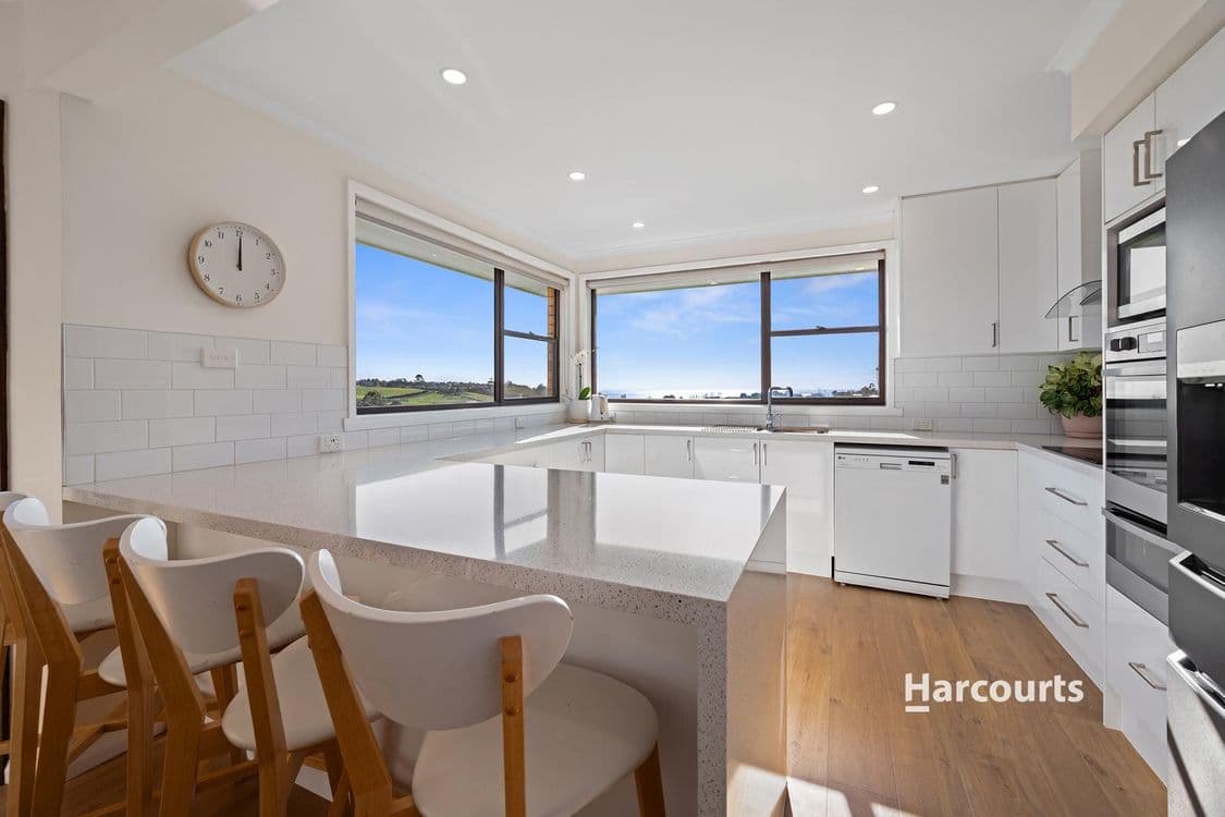 83 Ironcliffe Road, PENGUIN, TAS 7316, Penguin - Thumbnail 4